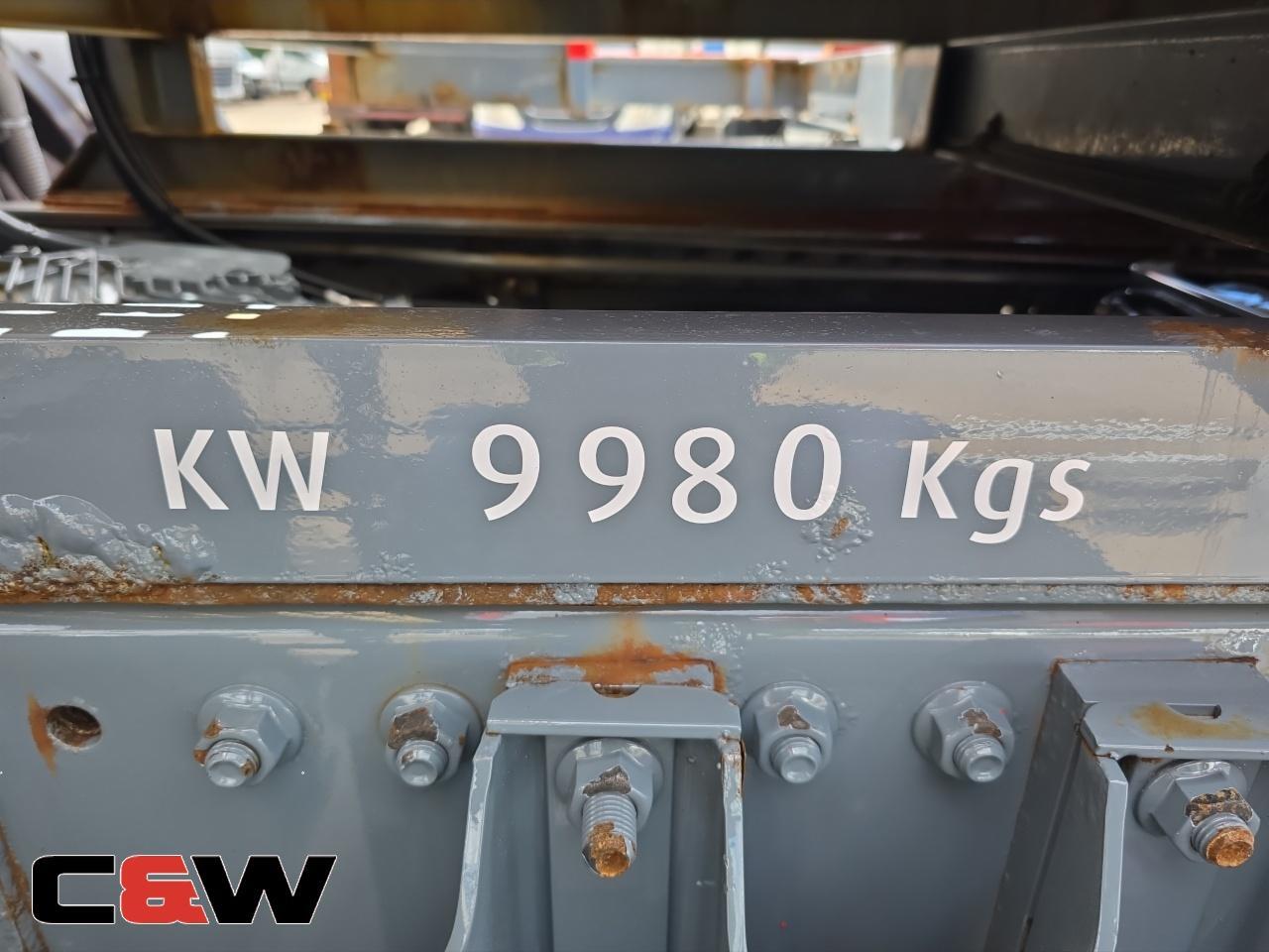Vehicle image 14